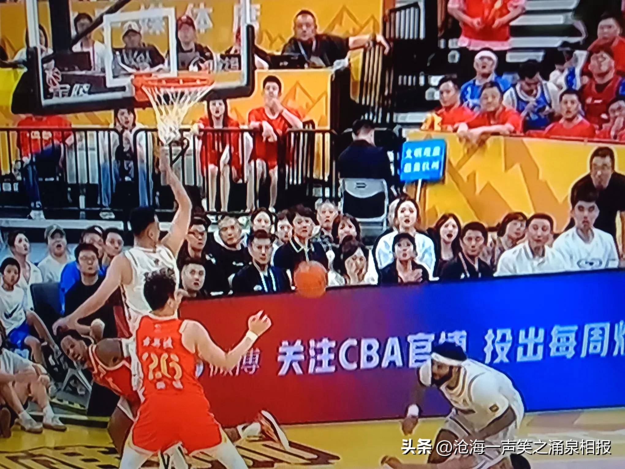 巅峰对决胜负难分，球迷眼球聚焦
