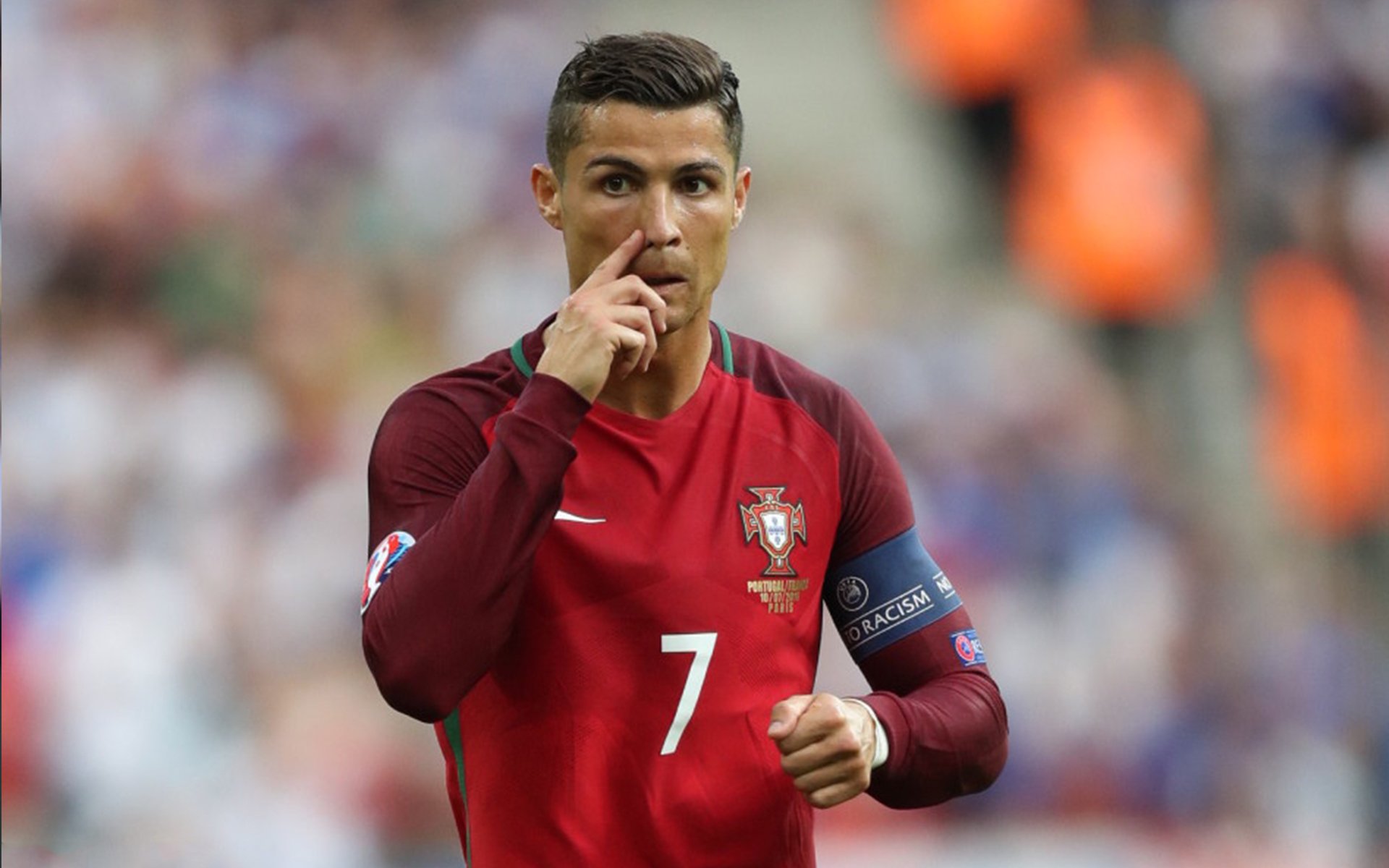 爱游戏入口-综合格斗赛场焦点！葡萄牙队对阵阿根廷队，激战正酣，豪门对决再度上演